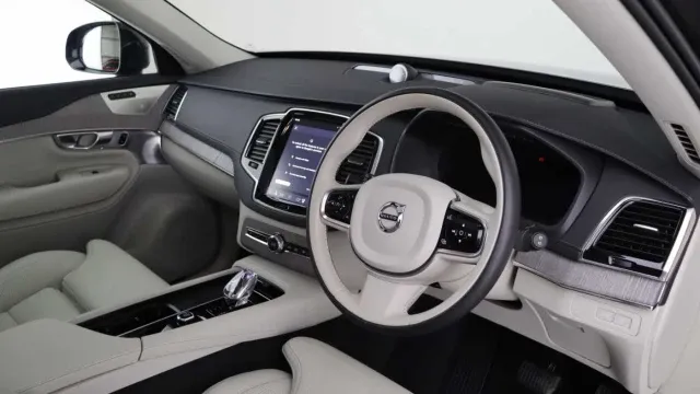 Vehicle Thumbnail 34