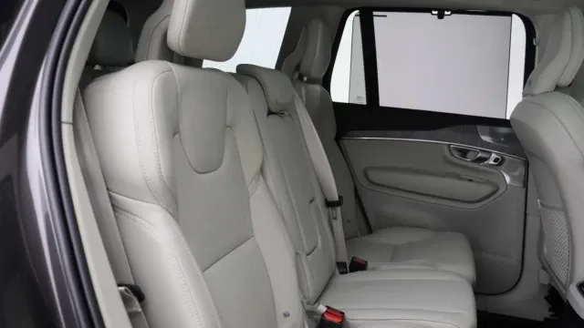 Vehicle Thumbnail 56