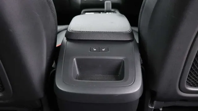 Vehicle Thumbnail 7