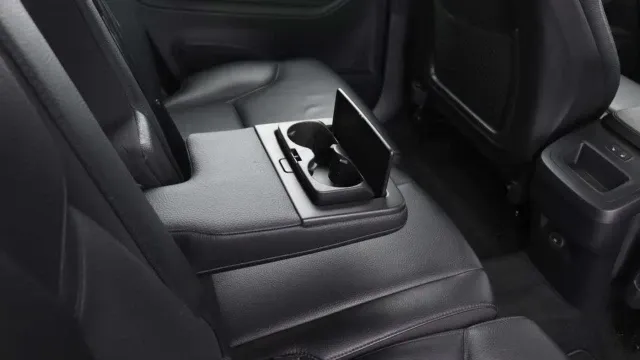 Vehicle Thumbnail 8