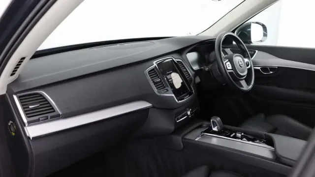 Vehicle Thumbnail 16