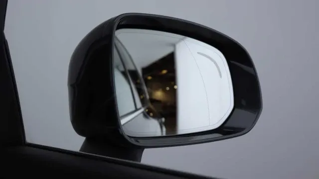 Vehicle Thumbnail 22