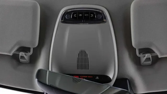 Vehicle Thumbnail 24