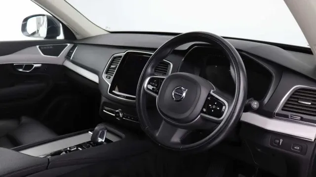 Vehicle Thumbnail 34