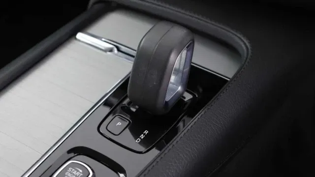 Vehicle Thumbnail 44