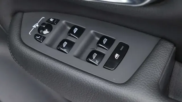 Vehicle Thumbnail 50