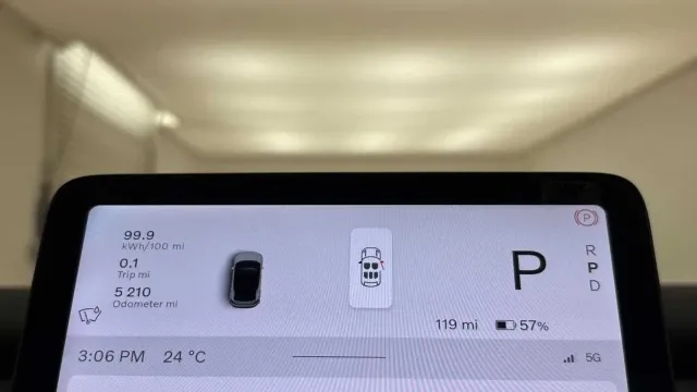 Vehicle Thumbnail 4