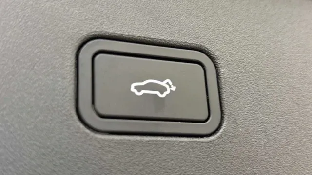 Vehicle Thumbnail 11