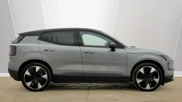 Vehicle Thumbnail 12