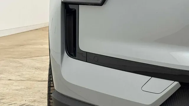 Vehicle Thumbnail 16