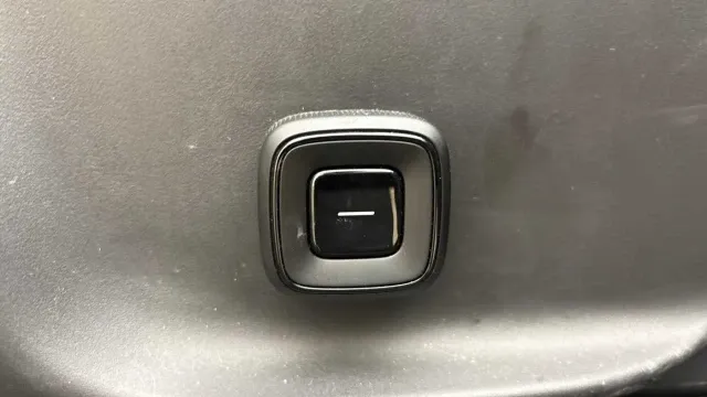 Vehicle Thumbnail 21