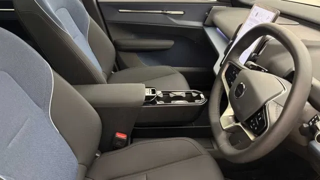 Vehicle Thumbnail 22