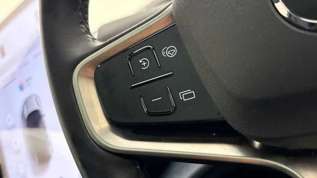 Vehicle Thumbnail 25