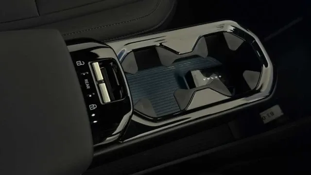 Vehicle Thumbnail 26