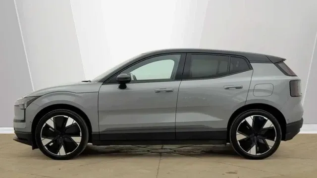 Vehicle Thumbnail 40
