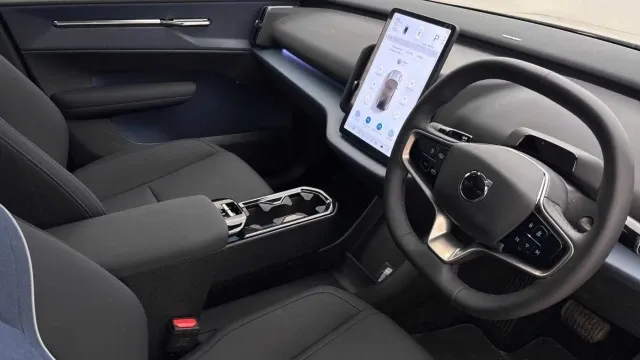 Vehicle Thumbnail 43