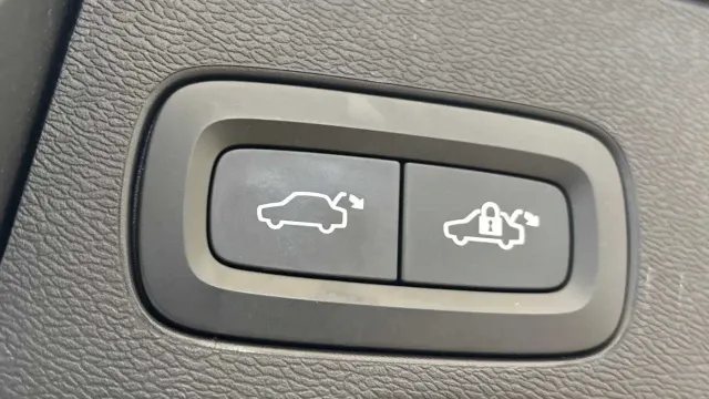 Vehicle Thumbnail 11