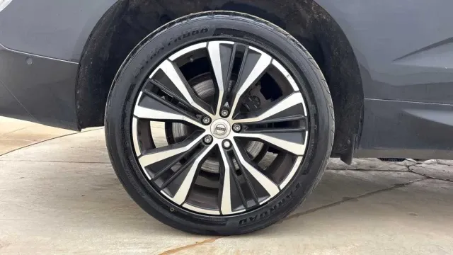 Vehicle Thumbnail 13