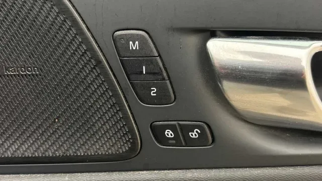 Vehicle Thumbnail 19