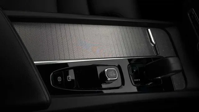 Vehicle Thumbnail 26