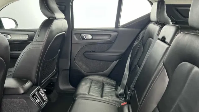 Vehicle Thumbnail 9