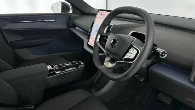 Vehicle Thumbnail 24