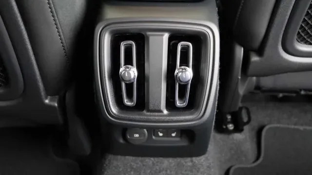 Vehicle Thumbnail 7