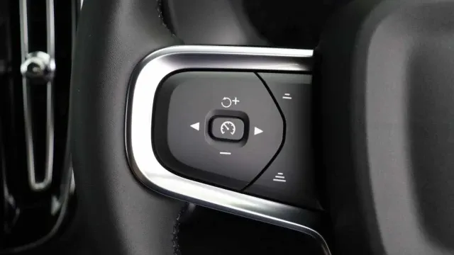 Vehicle Thumbnail 24