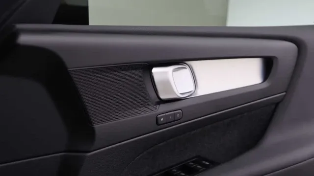 Vehicle Thumbnail 25