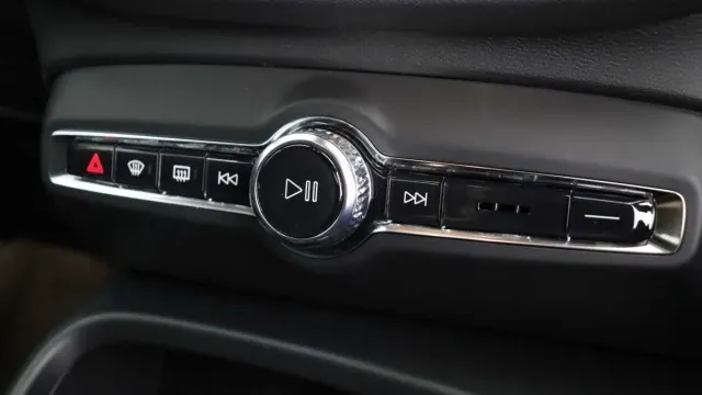 Vehicle Thumbnail 31