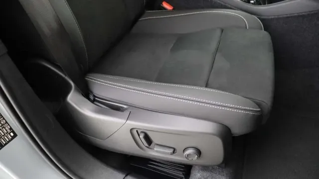 Vehicle Thumbnail 42