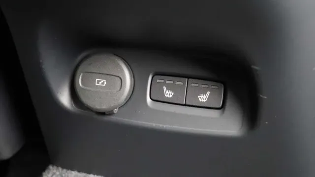 Vehicle Thumbnail 44