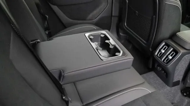 Vehicle Thumbnail 46