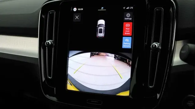 Vehicle Thumbnail 9