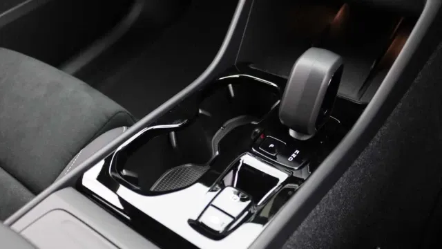 Vehicle Thumbnail 16