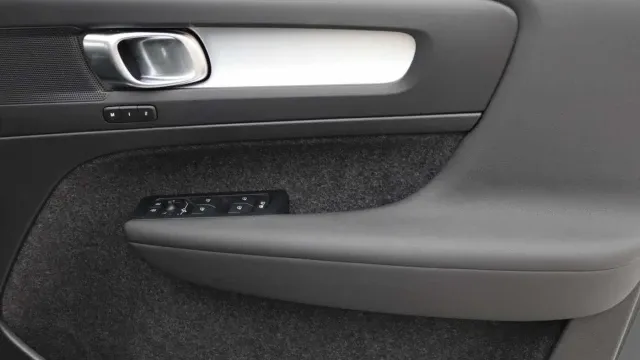 Vehicle Thumbnail 18
