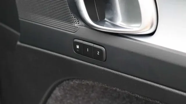 Vehicle Thumbnail 25