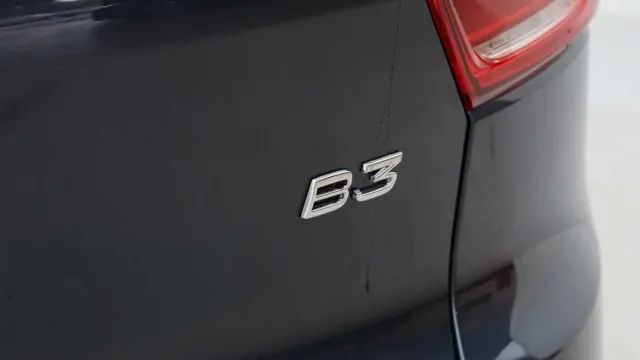 Vehicle Thumbnail 35