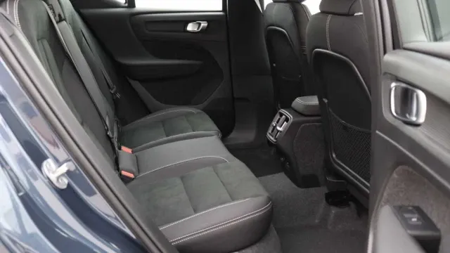 Vehicle Thumbnail 38