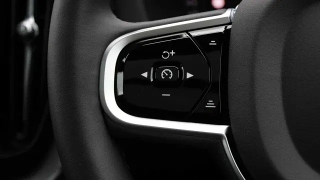 Vehicle Thumbnail 14