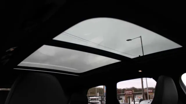 Vehicle Thumbnail 25