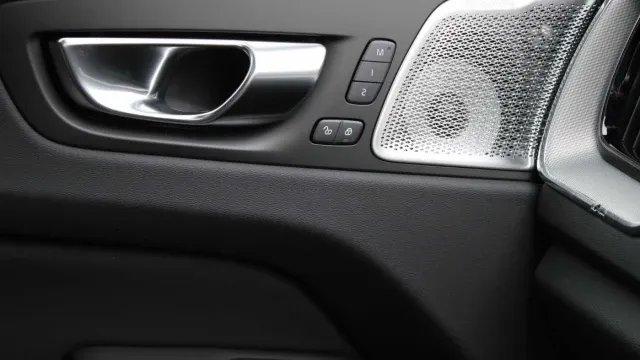 Vehicle Thumbnail 38