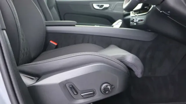 Vehicle Thumbnail 10