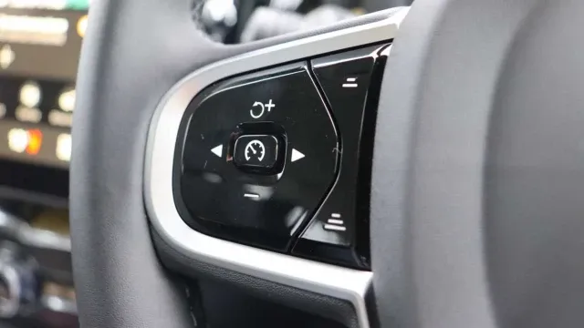 Vehicle Thumbnail 14