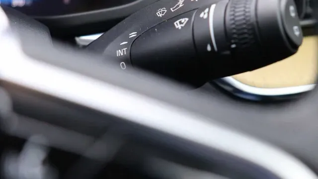 Vehicle Thumbnail 16