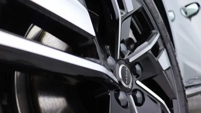 Vehicle Thumbnail 25