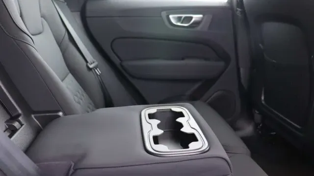 Vehicle Thumbnail 28