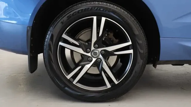 Vehicle Thumbnail 2