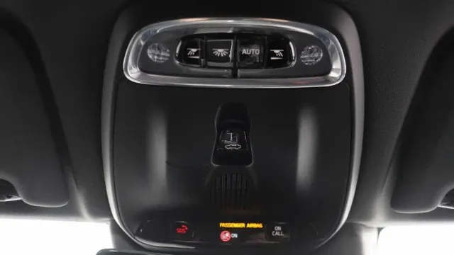 Vehicle Thumbnail 20