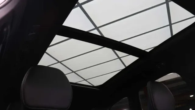 Vehicle Thumbnail 24
